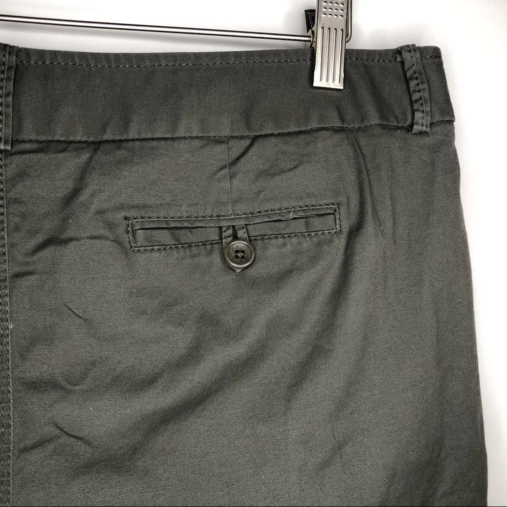 BANANA REPUBLIC women olive green Martin 4” shorts